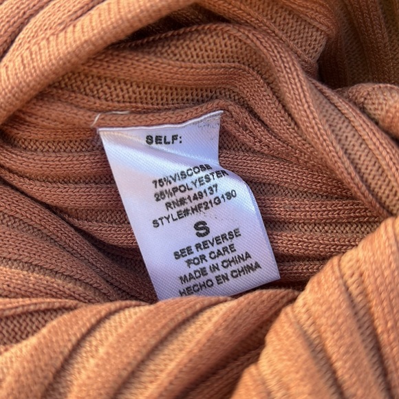 FashionNova NWT Sweater - Picture 6 of 6